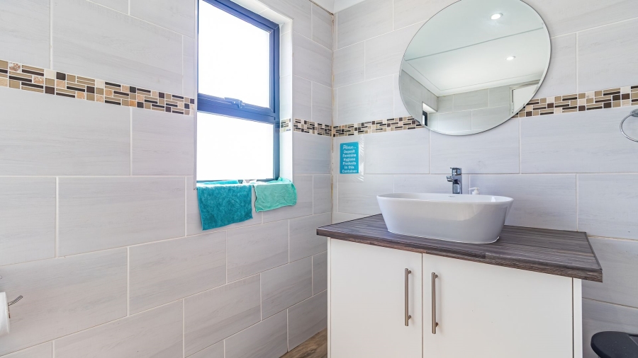 To Let commercial Property for Rent in Newton Park Eastern Cape